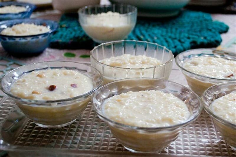 Rich and creamy Mithila Makhana Kheer garnished with saffron threads, almonds, and pistachios